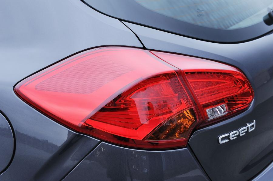  Kia cee&rsquo;d 2012 года  (фото 22 из 72)